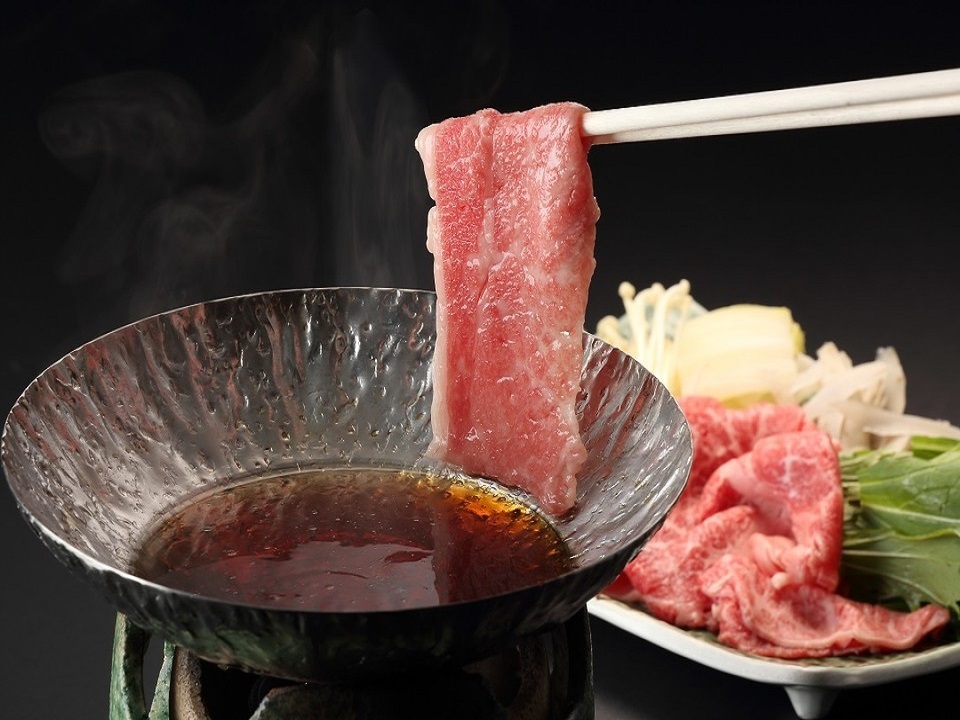 ホテルモントレエーデルホフ札幌 【白老牛すき焼き会席夕食付き】一日限定10食の人気コースプラン★夕朝食付 [ZD5]