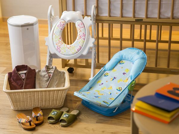 緑の風リゾート　きたゆざわ 【新米ママパパ】ベビーベッドもある赤ちゃん用の設備が充実しています／夕食ブッフェ・朝食ブッフェ