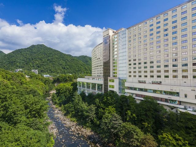 定山渓ビューホテル 【スタンダード／朝食付】道内最大級のプールと絶景露天を満喫！できたてを楽しむ朝食ビュッフェ