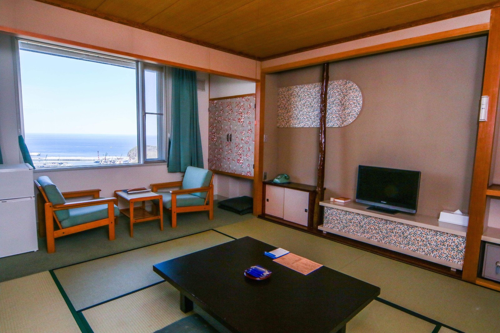 ホテル知床 エゾシカの杜館　海が見える和室