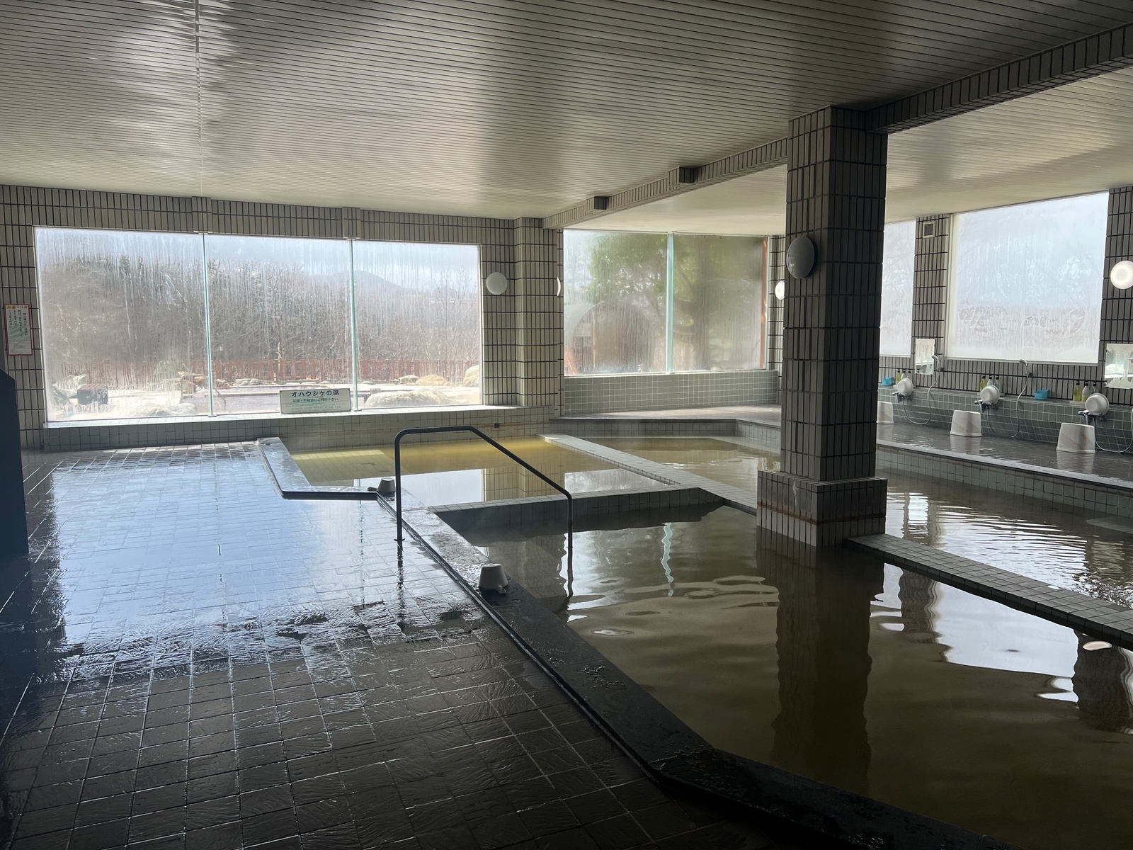 ホテル知床 【訳あり☆】眺望を気にしない方にオススメ☆低層階のお部屋を指定プラン☆それでも夕食はフリードリンク付きバイキング☆1泊2食付☆