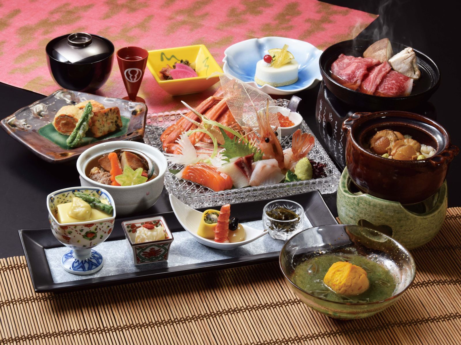 第一滝本館 【食事処】いつもより贅沢な会席を半個室のテーブル席で／特別御膳★★☆＜湯の里＞