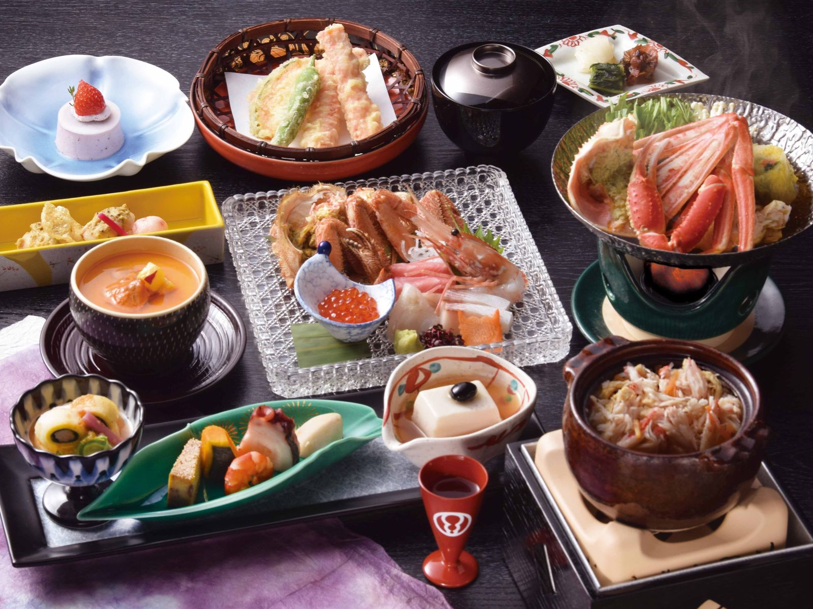 第一滝本館 【お部屋食】三大蟹を食べつくす／かに御膳★★☆