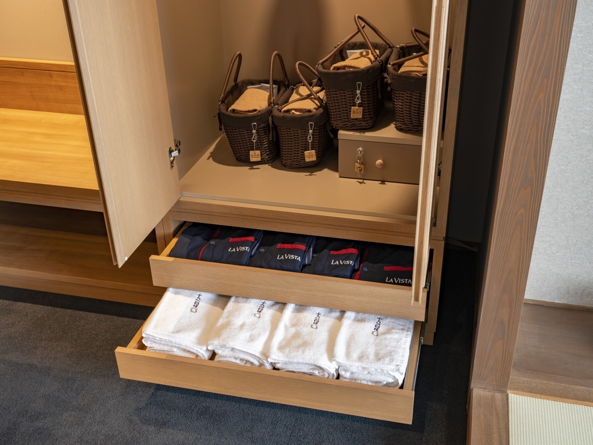 ラビスタ函館ベイ ANNEX 【客室備品】館内着、タオル、湯かごはお部屋のクローゼッ...