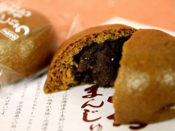 定山渓万世閣ホテルミリオーネ ≪お土産にコレ！≫大人気★もちもち食感の定山坊まんじゅう付♪　夕食は『ライブビュッフェ』