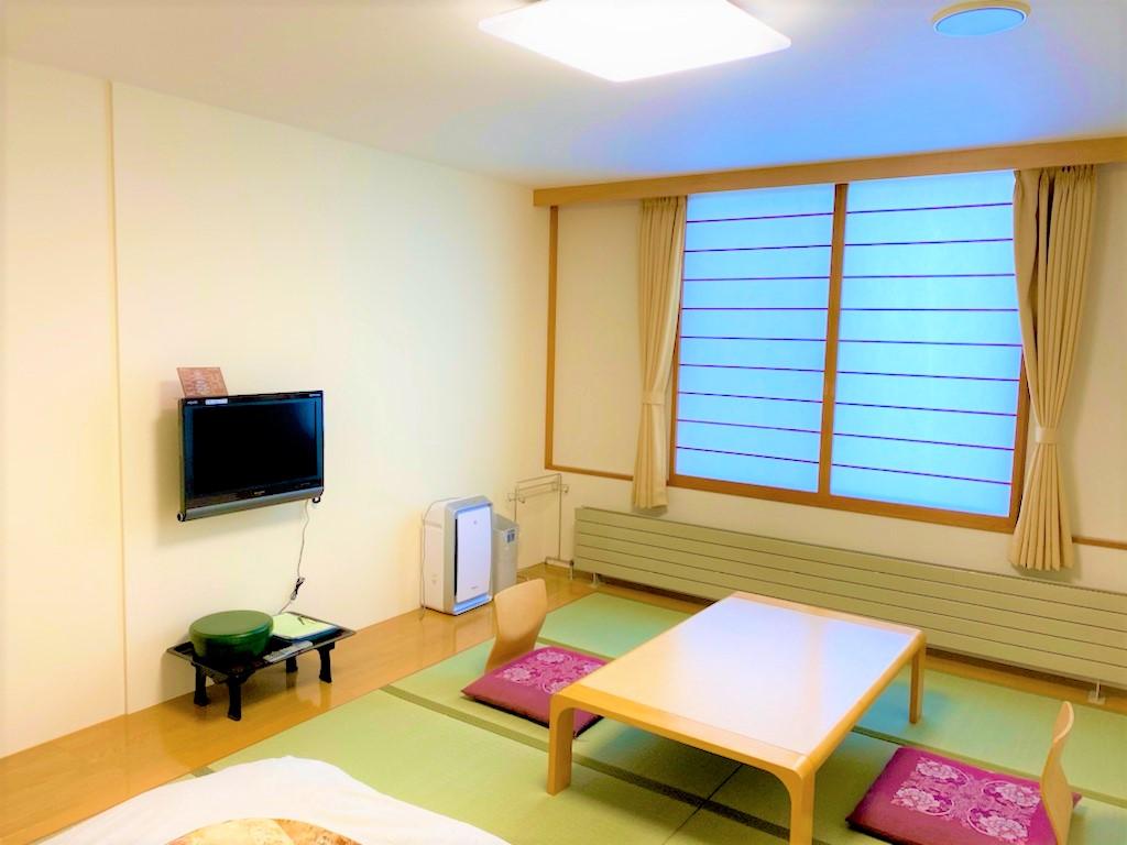 十勝ナウマン温泉 ホテルアルコ 【和室(10畳間)】居心地のいい和室です。思い出に残るステキな時間をお過ごし下さい。