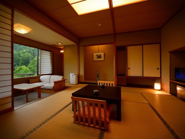 結びの宿　愛隣館 【禁煙】花かんむり/和室10畳(42.3㎡/2～5名)