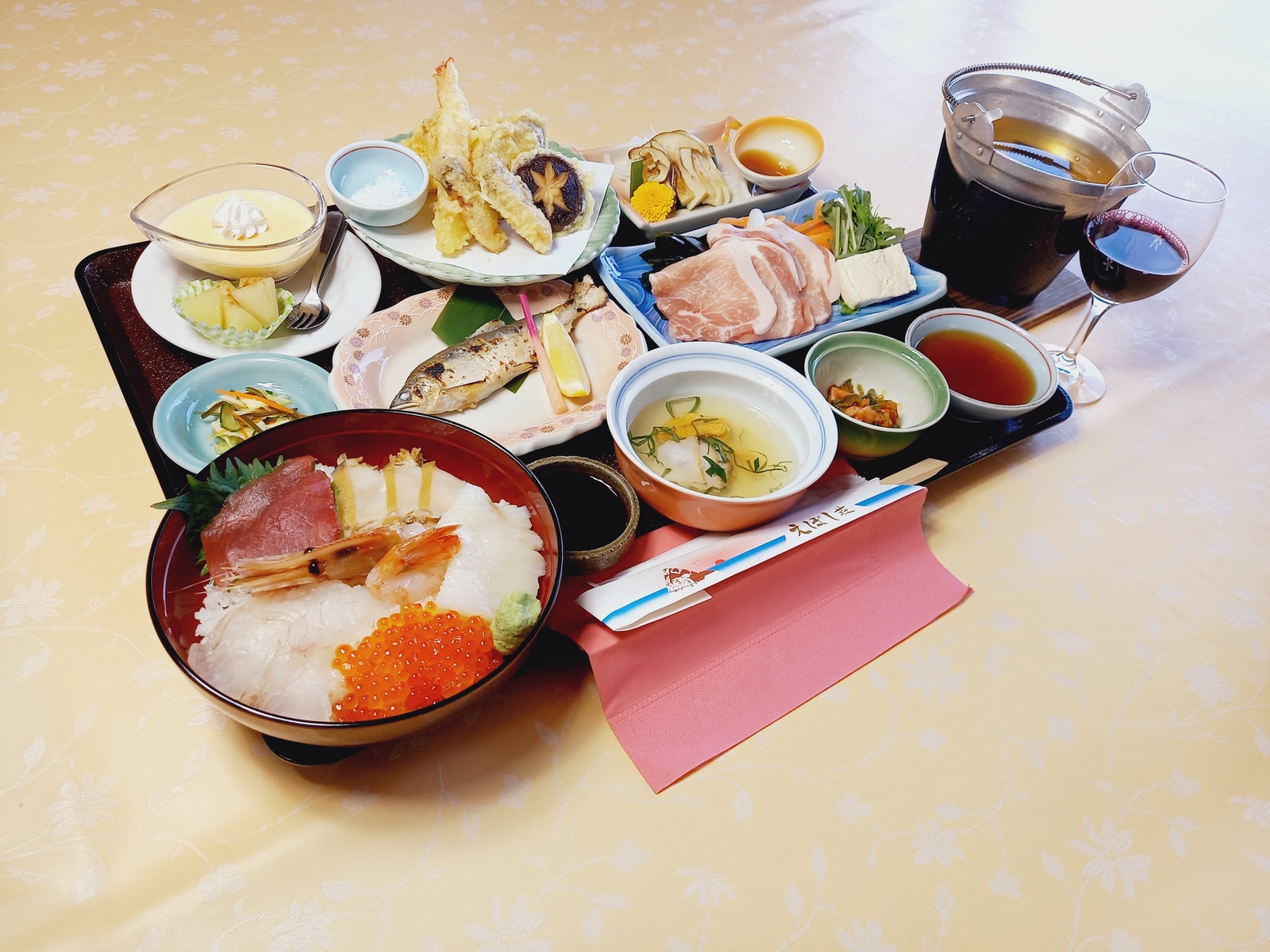 国民宿舎　えぼし荘 ☆これでもか！北三陸の王様【R8/極みの共演！鮑・松茸：野田村満載プラン】10品～/2食付