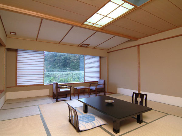 ホテル亀屋 東館和室12.5畳　大切な人と時を過ごすのに最適なお部...