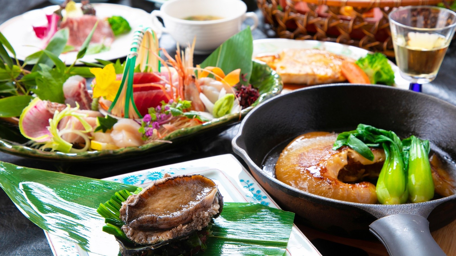 気仙沼プラザホテル 【‐松‐三陸グルメ御膳】～選べる鮑or仙台牛！料理長厳選の地場食材を堪能～