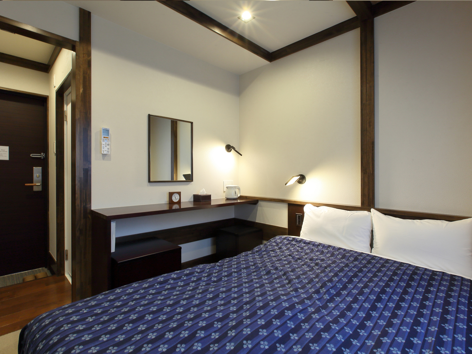 町家ホテル角館 ダブルベット　シングル・ダブルROOM　ベットサイズ1...