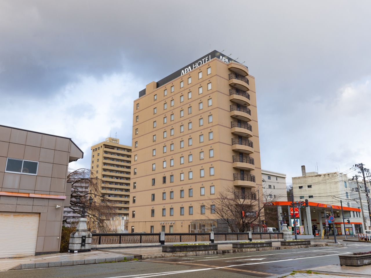 アパホテル〈秋田千秋公園〉