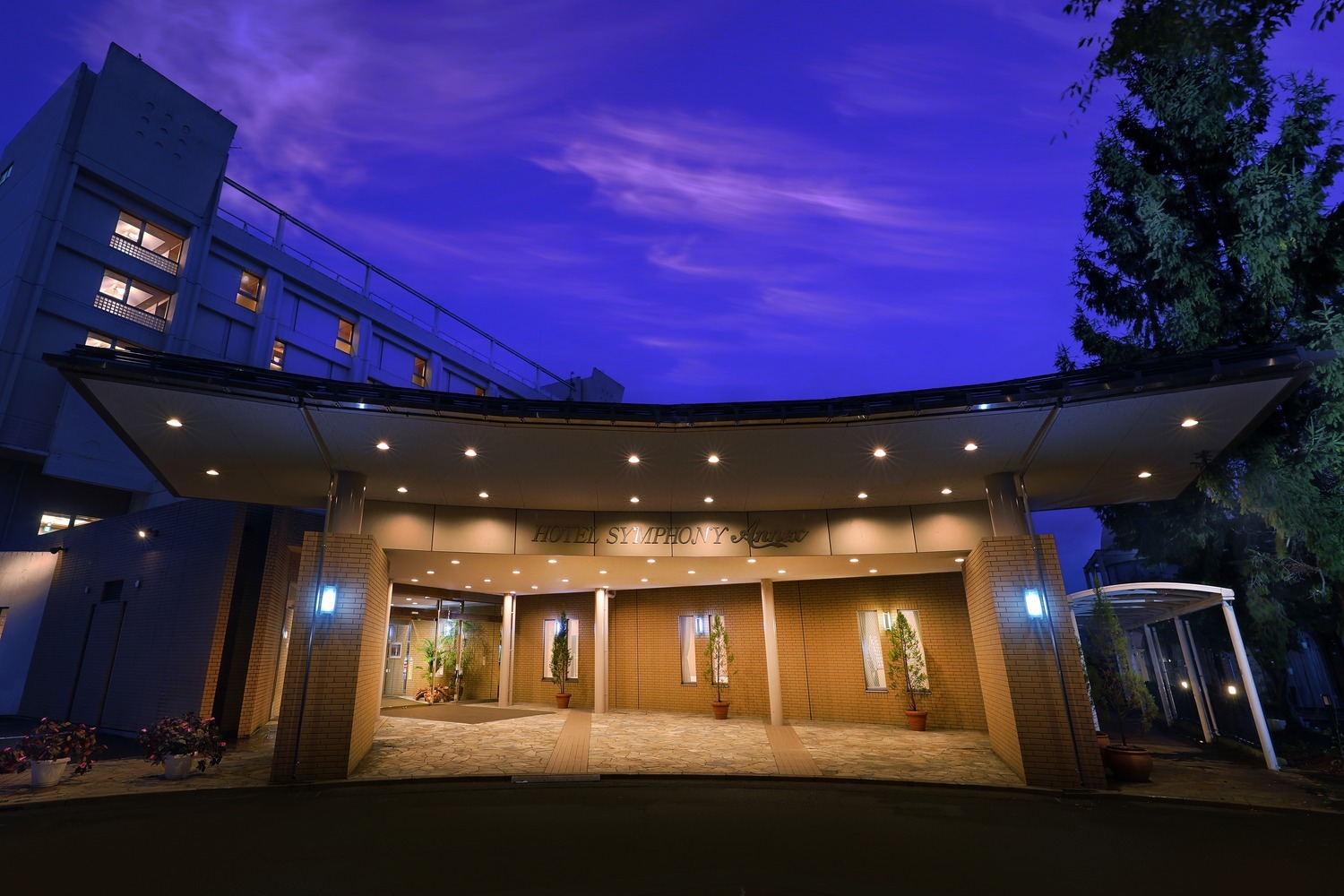 ホテルシンフォニーアネックス 【素泊まり】最上川リバービューと天然温泉で過ごす癒しの時間