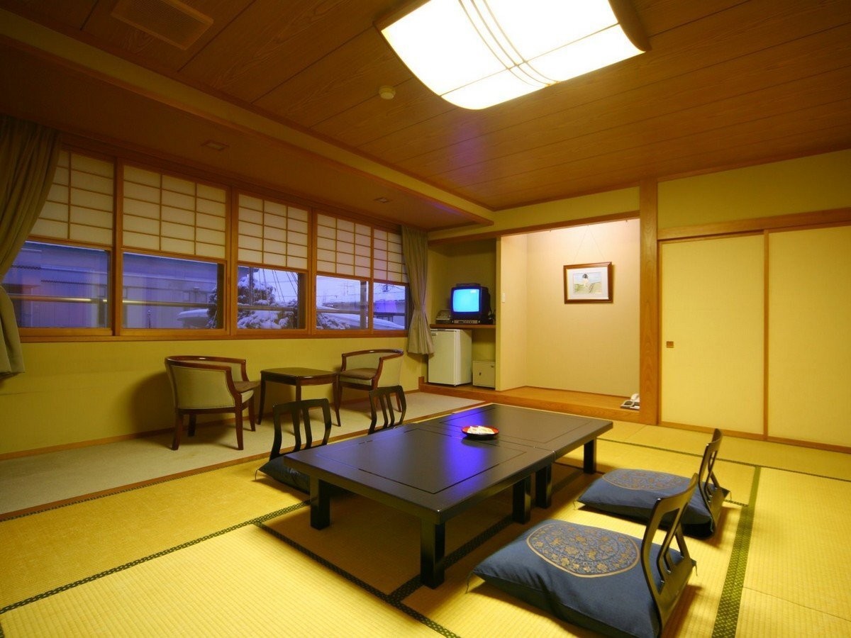 ホテルシンフォニー本館 【ひろびろ和室12畳】ゆったりと寛ぐことができるお部屋...