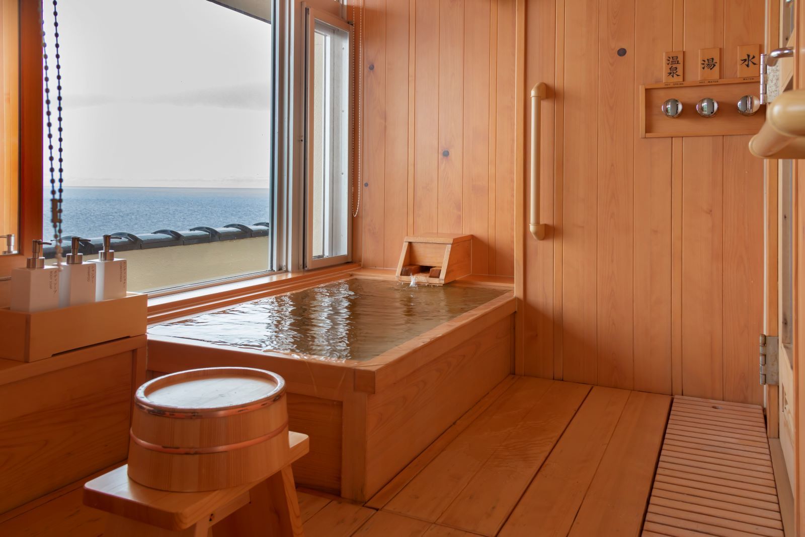 KAMEYA HOTEL スイートルームクラシック