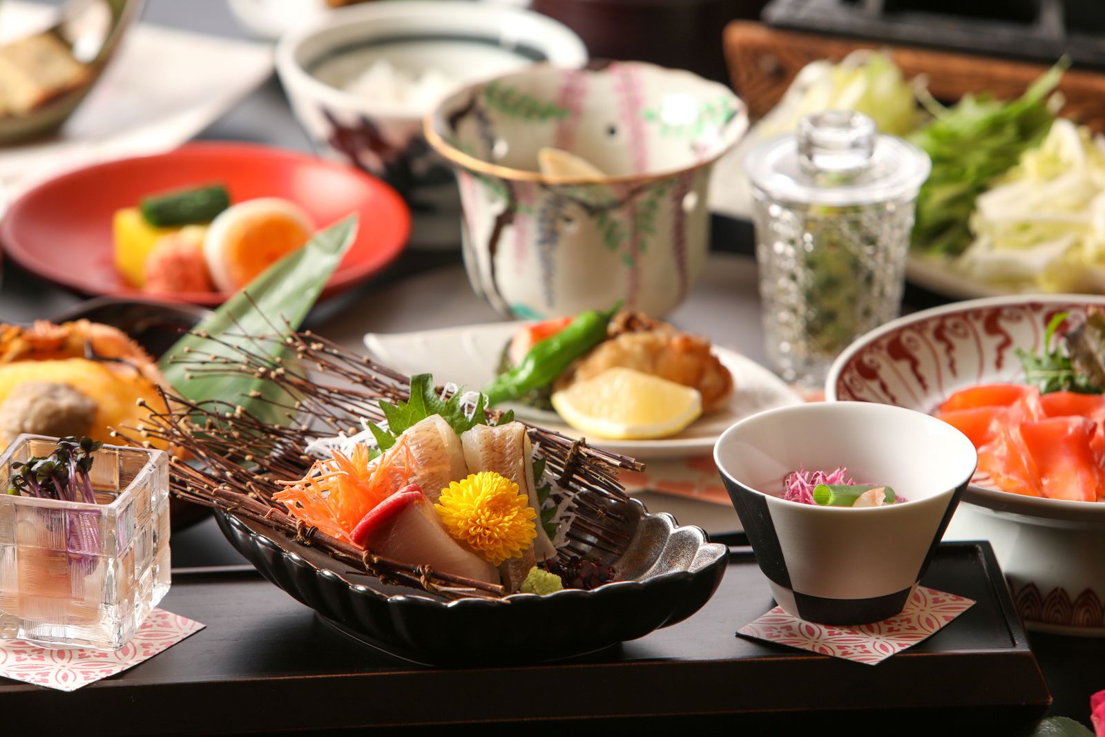 KAMEYA HOTEL 【お部屋食：庄内旅懐石プラン】【OUT11：00】庄内の食文化を表現した旬の懐石料理をお部屋にて気兼ねなく