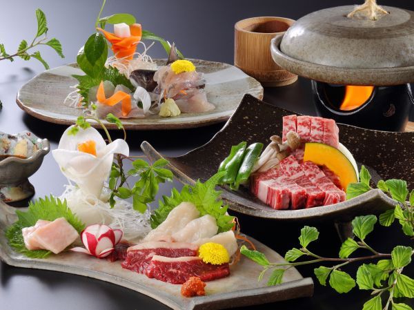 創作料理が自慢の宿　会津　喜多方　熱塩温泉　山形屋 【美味少量◆平日3組限定】ご夕食は量より質の全8品を会席スタイルで！＜食事処1泊2食＞11時OUT