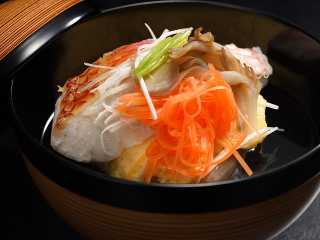 今昔亭 ■今昔亭特選牛和食膳 -竹-■人気No1 ！料理長特選牛を「しゃぶしゃぶ」と「たたき」で堪能【個室会場食】