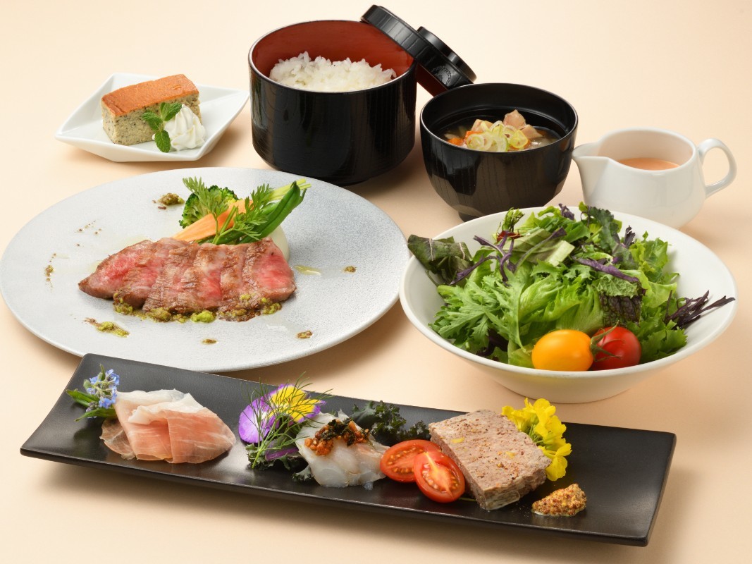 Ｊヴィレッジ 【夕食はプチ贅沢に★】福島県産食材を味わう♪うつくしまセット付プラン＜夕朝食付＞