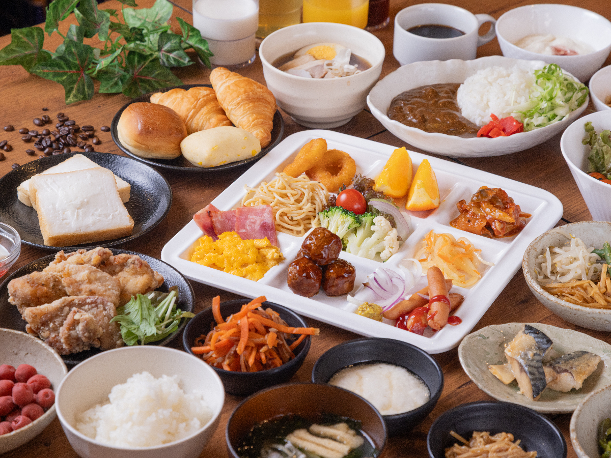 アパホテル〈福島駅前〉 【朝食付き】●朝6：00から営業　●和洋約50種類のビュッフェ