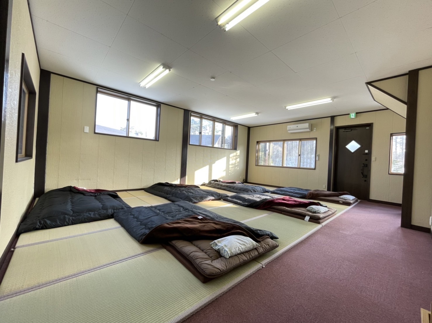 Nature cottage Akabeko ３階建コテージ：２階寝室