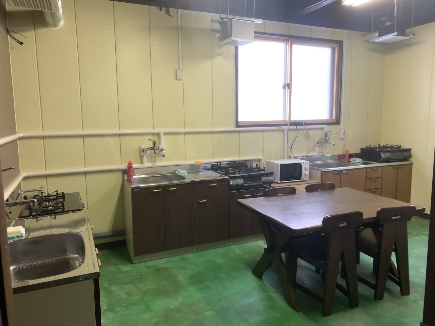 Nature cottage Akabeko ３階建コテージ：１階キッチン