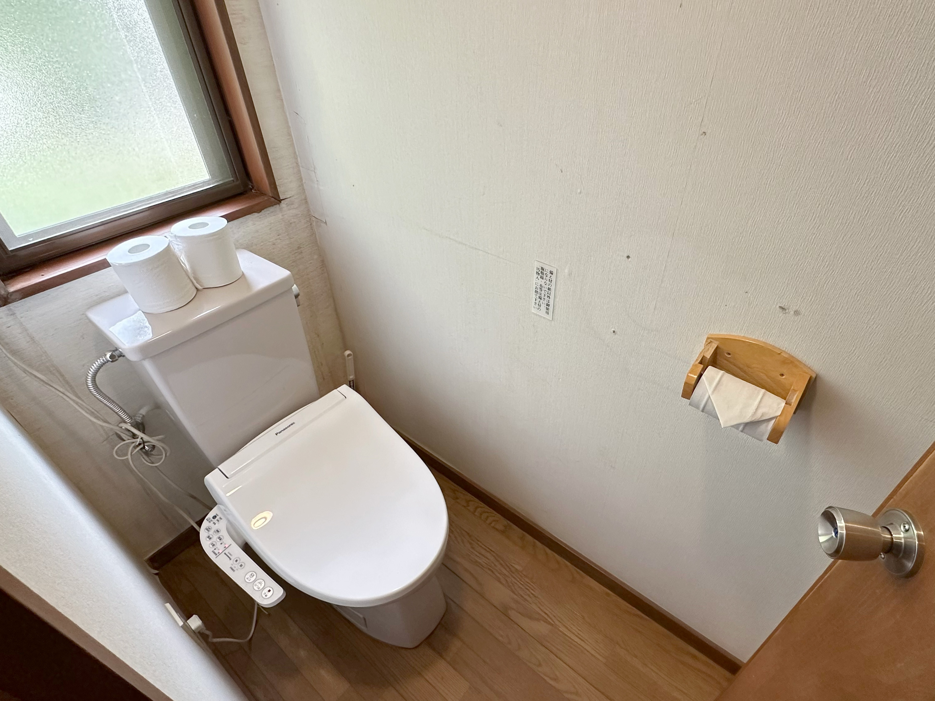 Nature cottage Akabeko 戸建てタイプ3LDKコテージ一例：トイレ