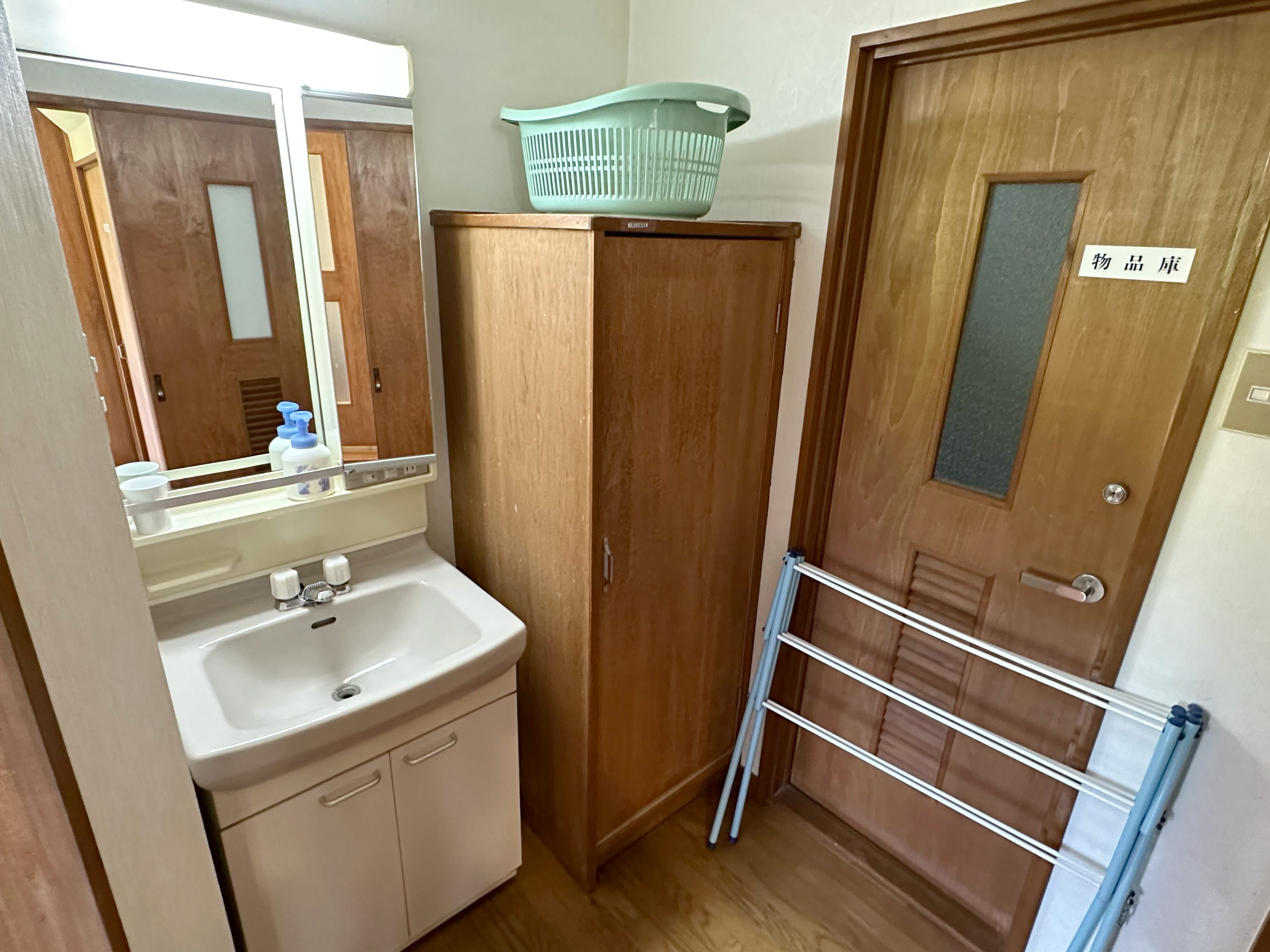 Nature cottage Akabeko 戸建てタイプ3LDKコテージ一例：洗面所