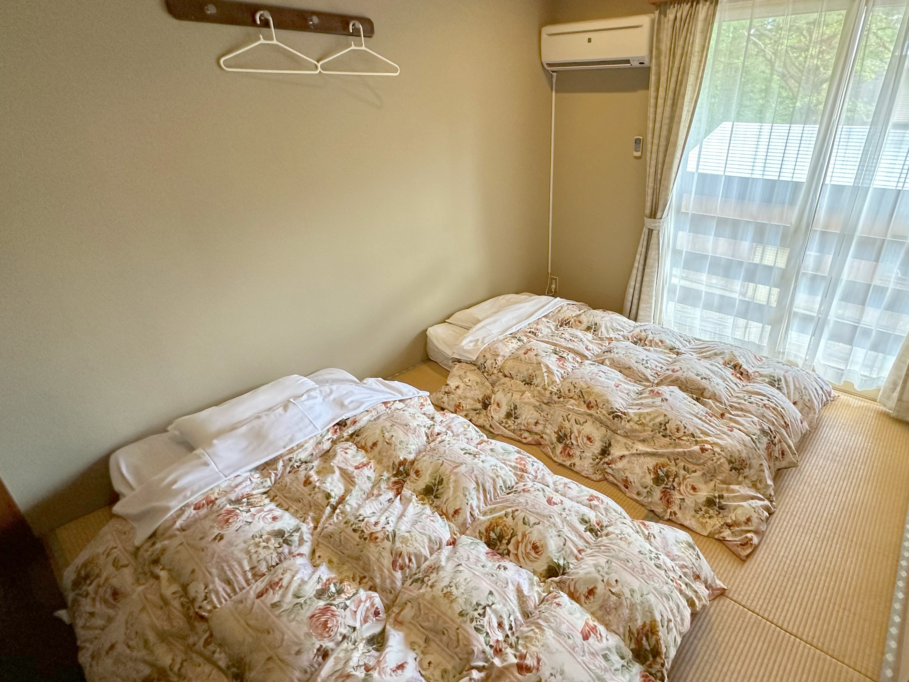 Nature cottage Akabeko リビングテラス付戸建てタイプ3LDKコテージ：ベッド2台