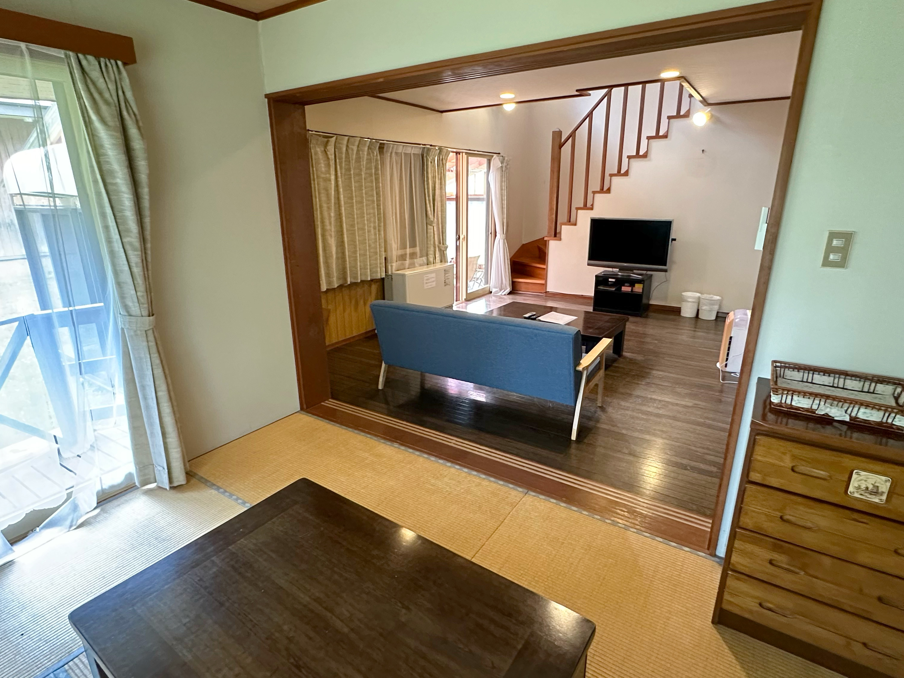 Nature cottage Akabeko リビングテラス付戸建てタイプ3LDKコテージ：客室