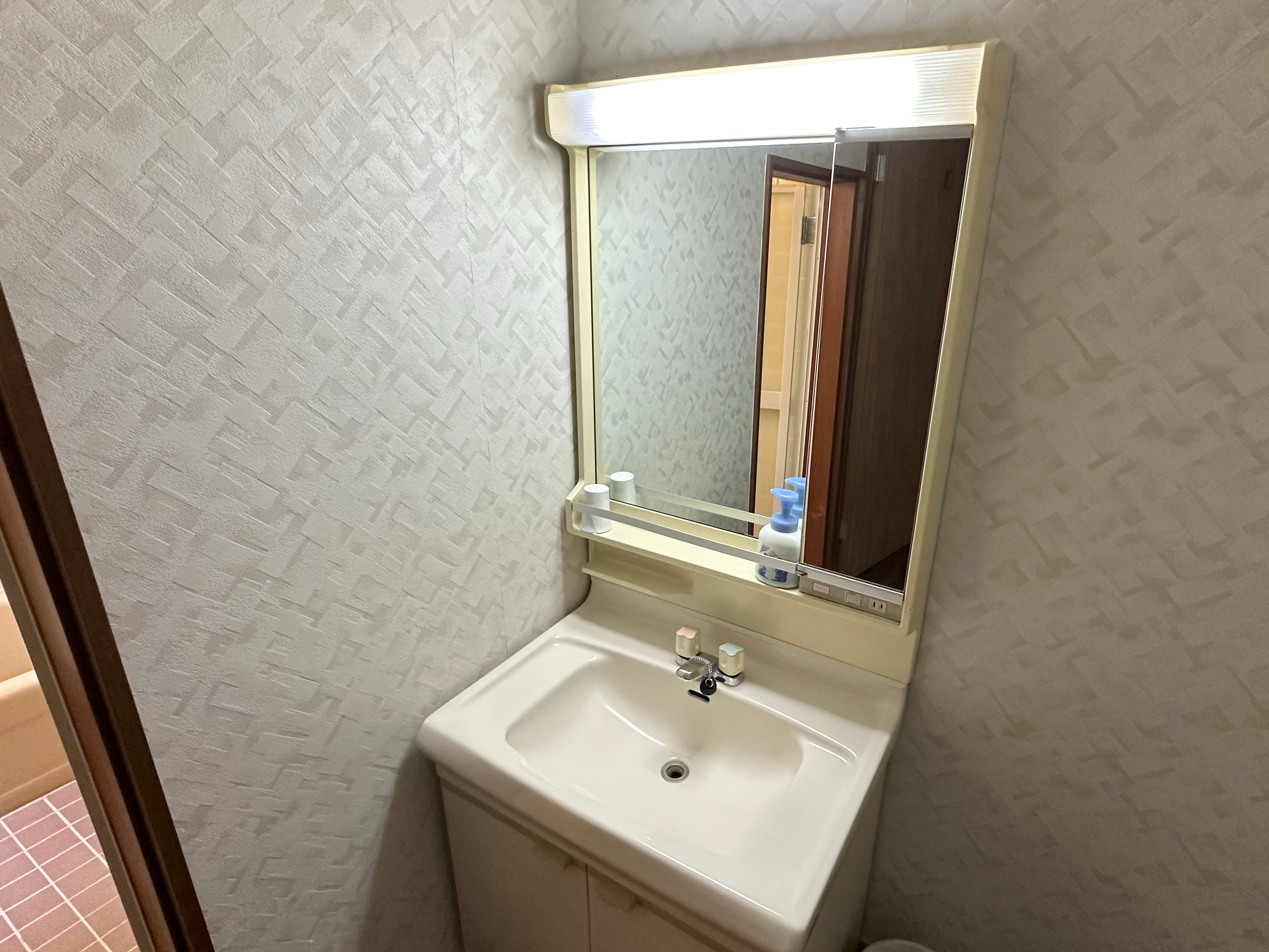 Nature cottage Akabeko リビングテラス付戸建てタイプ3LDKコテージ：洗面所