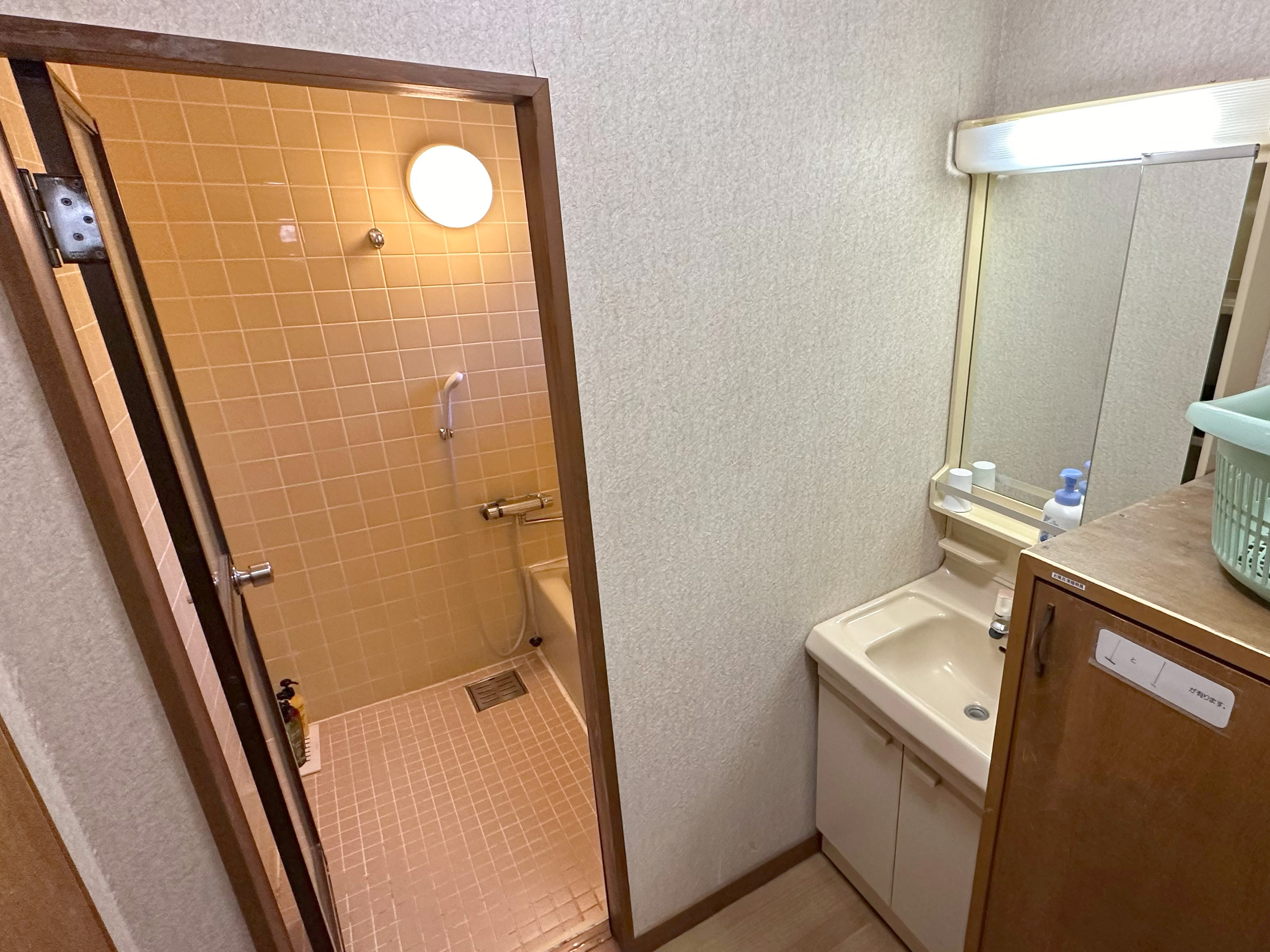 Nature cottage Akabeko 連棟タイプ1LDK：洗面所