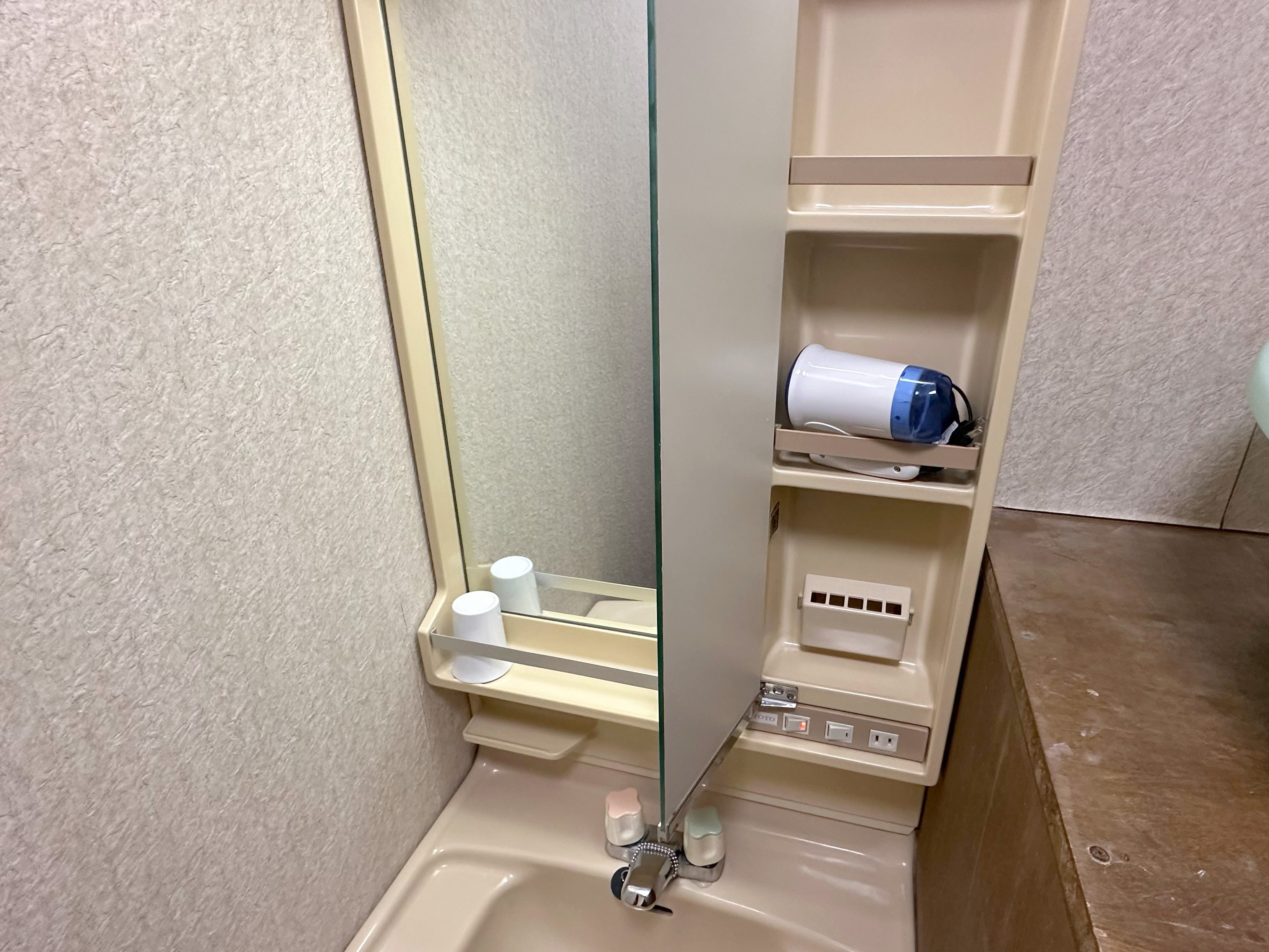 Nature cottage Akabeko 連棟タイプ1LDK：洗面所