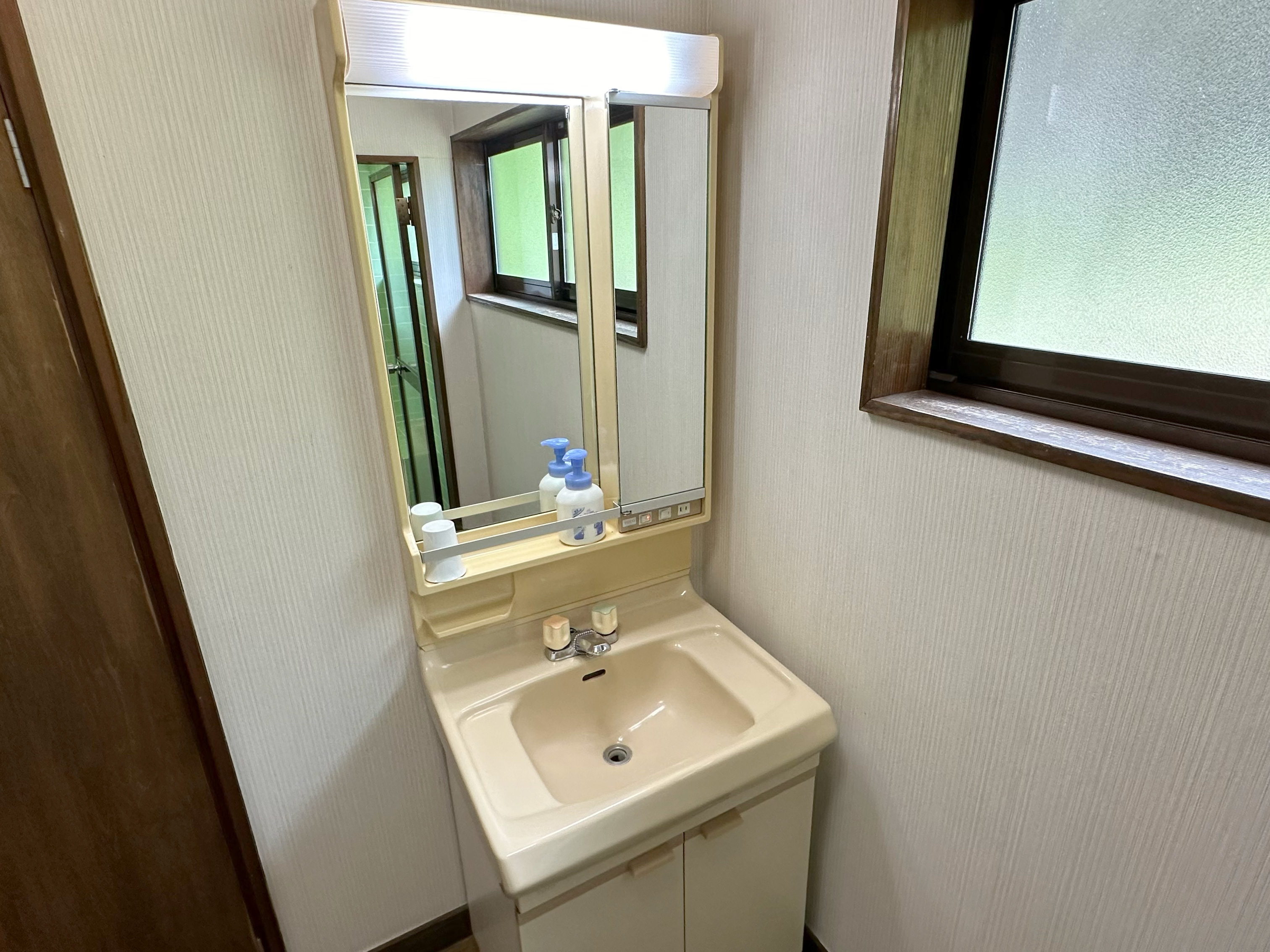 Nature cottage Akabeko 戸建てタイプ２LDK(客室一例)：洗面所