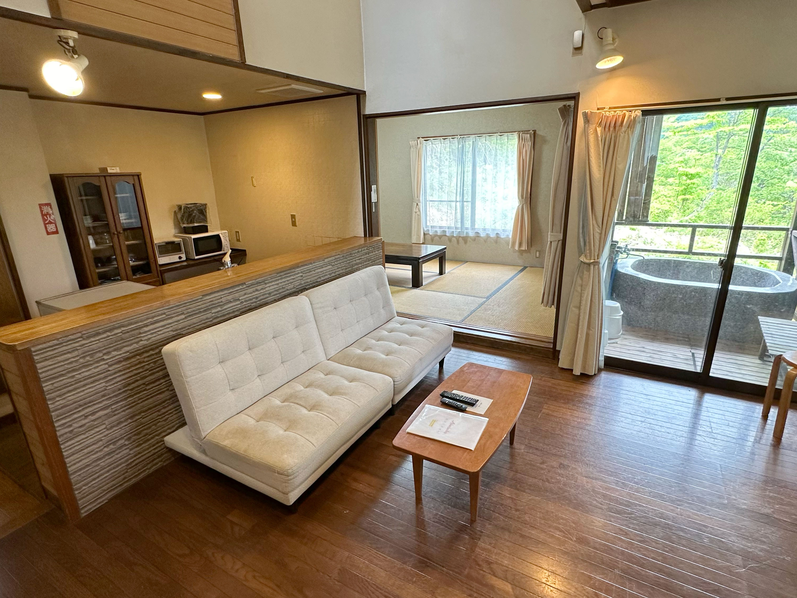 Nature cottage Akabeko 戸建てタイプ露天風呂付2LDKコテージ(客室一例)