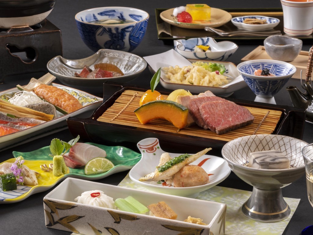 塩の湯温泉　蓮月 ◆【蓮月限定ケーキセット】チーズガーデンでホっと一息／夕食時間20時／チェックイン16時-チェックアウト12時