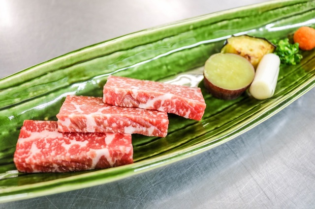 鬼怒川温泉山楽 【スタンダードプラン】部屋食/別個室食確約、74平米鬼怒川沿い客室◆料理長厳選のお料理を愉しむ滞在（夕朝食付）