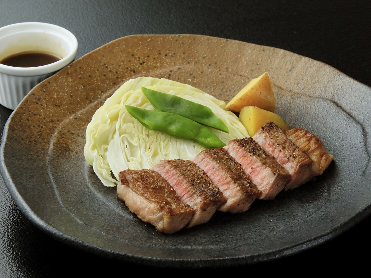 ゆとりろ日光 【直前割×プレミアム】直前予約で割引！料理長拘りの料理と美肌温泉をお得に＜特選コース■＞