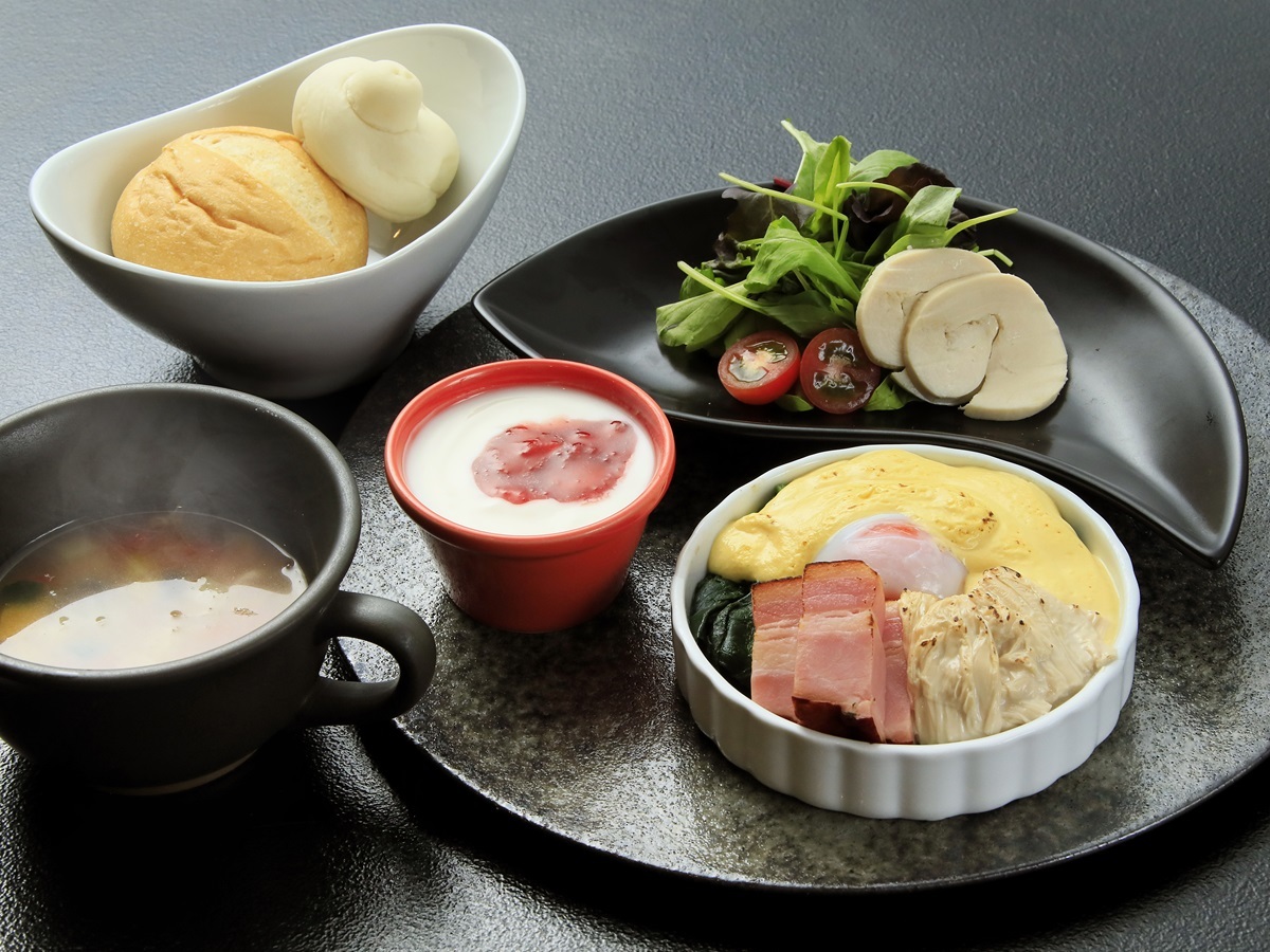 ゆとりろ日光 【ドミトリー×朝食付き】お部屋は木の温もりに包まれたドミトリー／中禅寺湖を望む１階レストランで爽やかな朝＜朝食付き＞