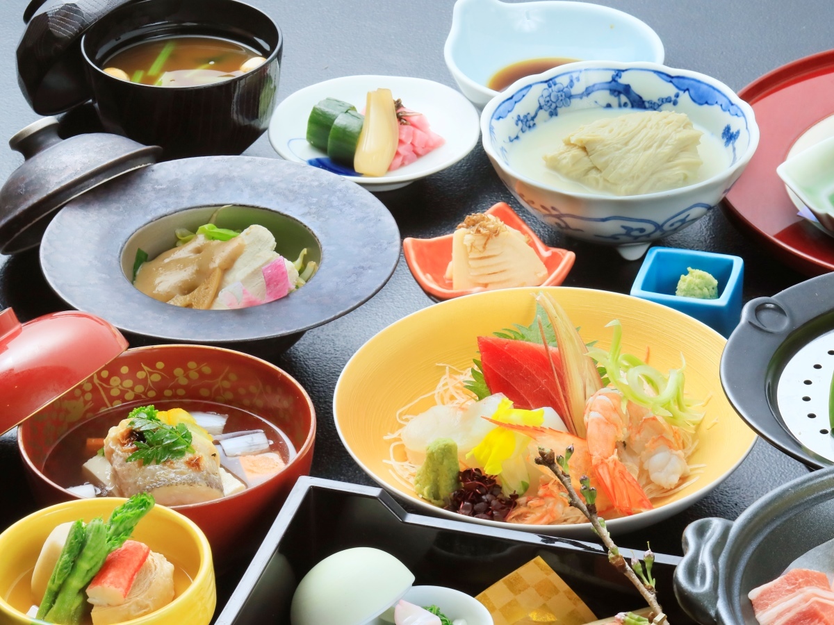 奥日光ホテル四季彩 【基本会席プラン】質と量のバランスがとれた会席料理や天然硫黄泉で奥日光旅を満喫＜★基本会席＞