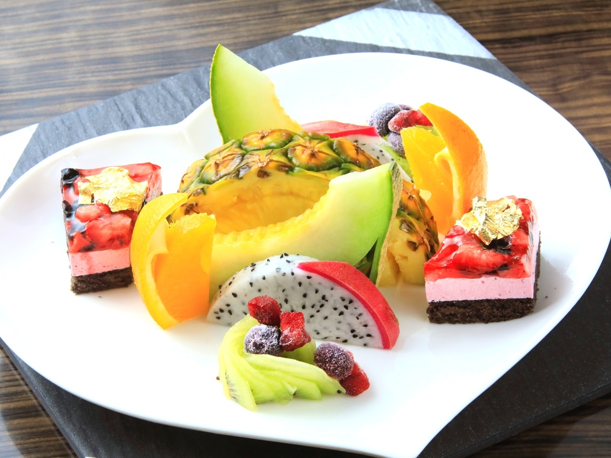 奥日光ホテル四季彩 【記念日プラン】フルーツプレートでお祝い／写真撮影＆11時レイトアウト付き＜基本会席★＞