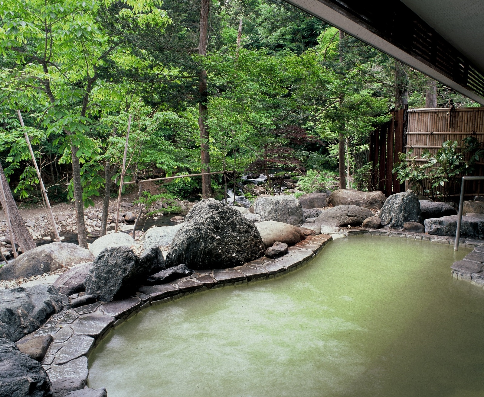 秘湯の宿　元泉館