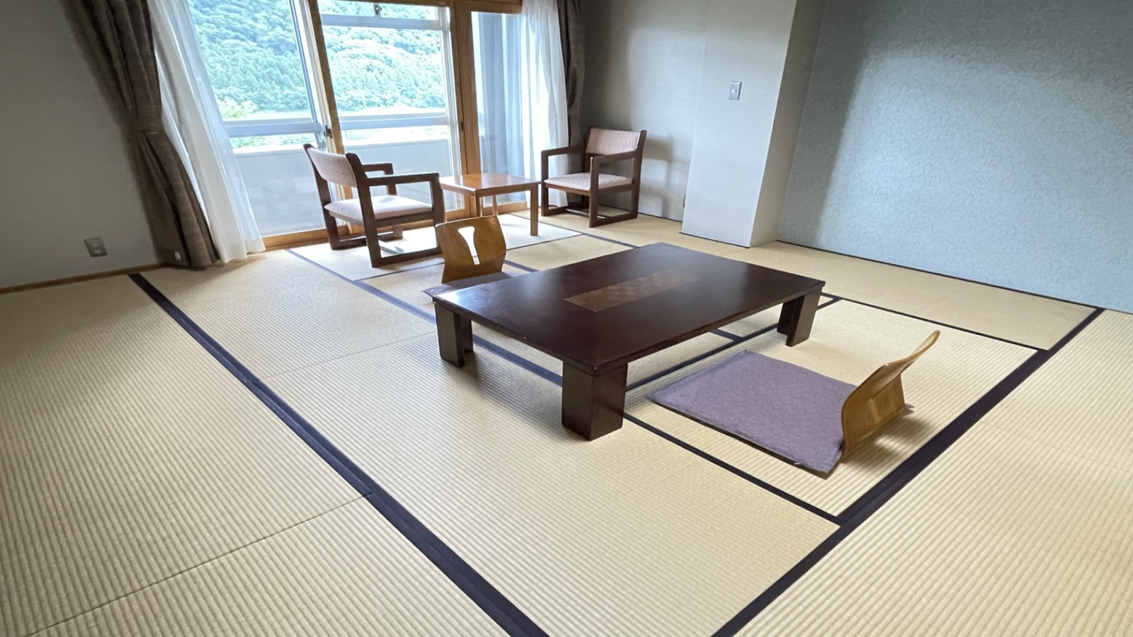 源泉湯の宿　千の谷 和室12帖+トイレ※禁煙※Ｄ