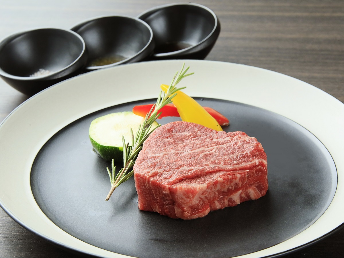 フォートリート草津 【早期割60】1名様4400円引き！ウェルカムサービスに夕食は鉄板会席にフリードリンク付＜◆最上級会席＞