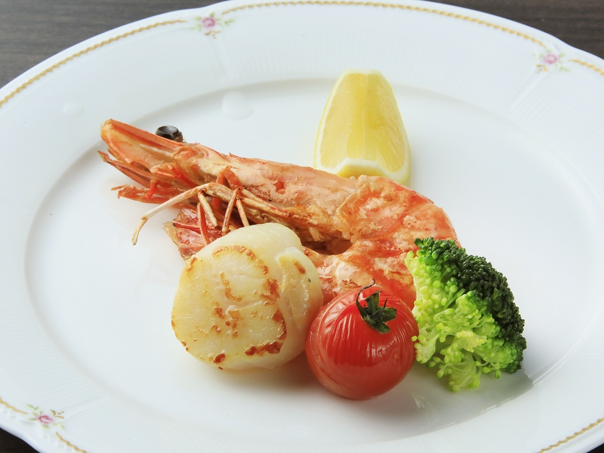 フォートリート草津 【直前割×スペシャル】上州牛や魚介類の鉄板会席に草津源泉で希少な「わたの湯」を堪能＜◆最上級会席＞