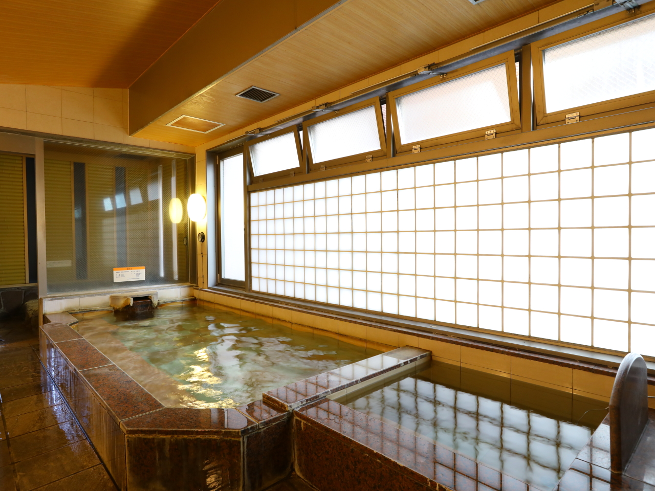 アパホテル〈高崎駅前〉 【素泊まり】高崎駅西口から徒歩1分！天然大浴殿・サウナ完備！