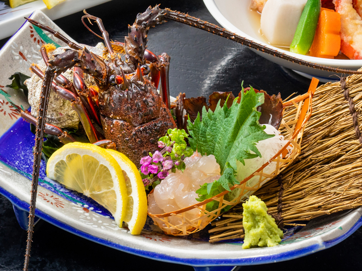 三日月シーパークホテル安房鴨川 ☆【お食事処/磯会席+伊勢海老・あわび付】房総の彩り豊かな海の幸を使用した海鮮会席