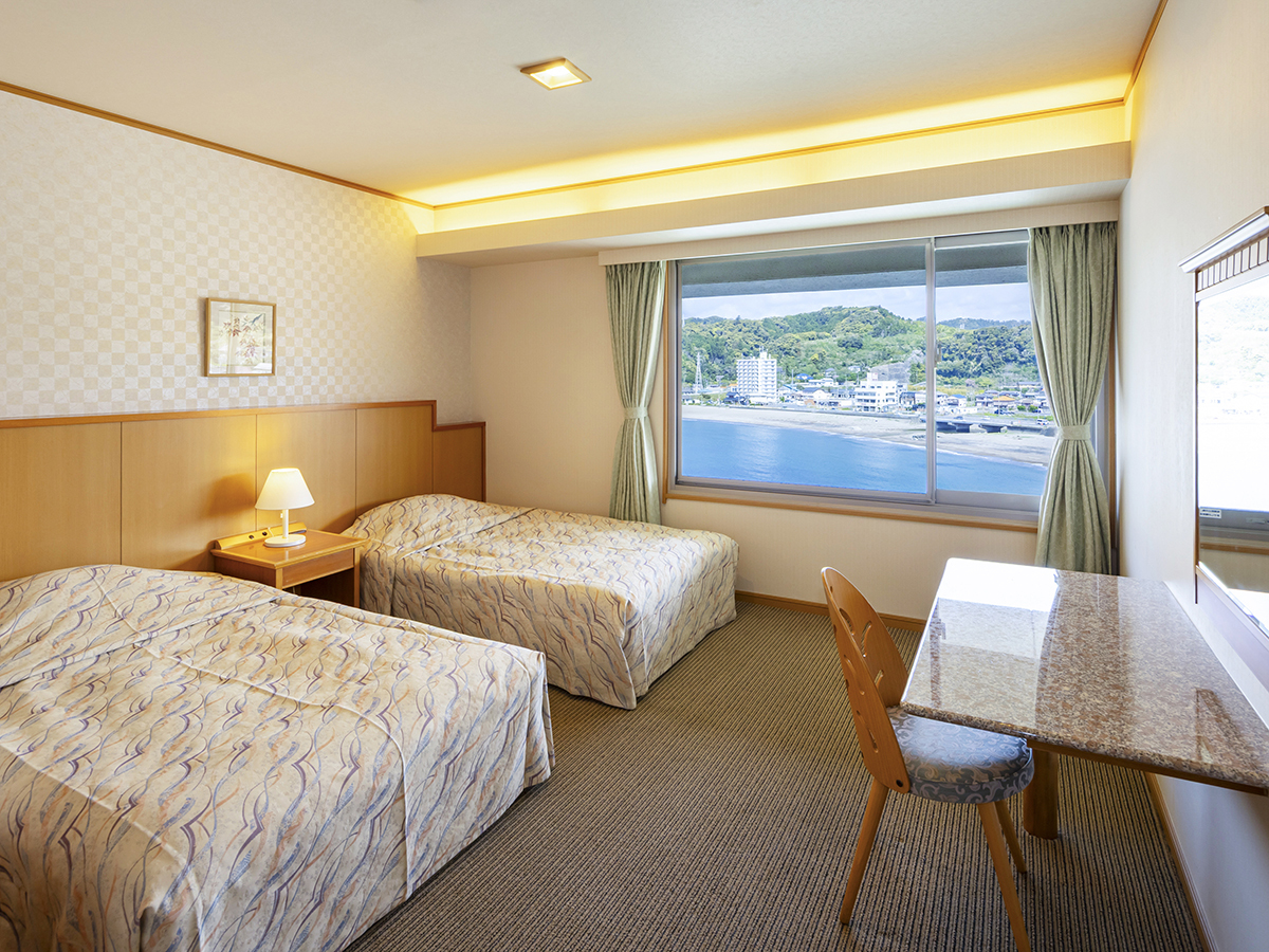 三日月シーパークホテル安房鴨川 特別室_うしお亭_ベッドルーム