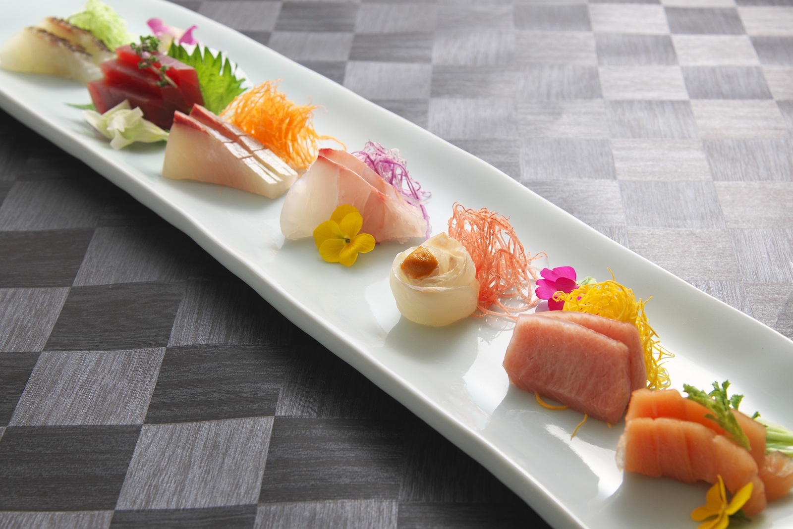 満ちてくる心の宿　吉夢 【客室限定特典付】グリルレストラン五感（GOKAN）で味わう、鮑・伊勢海老・ステーキを含む和洋創作★