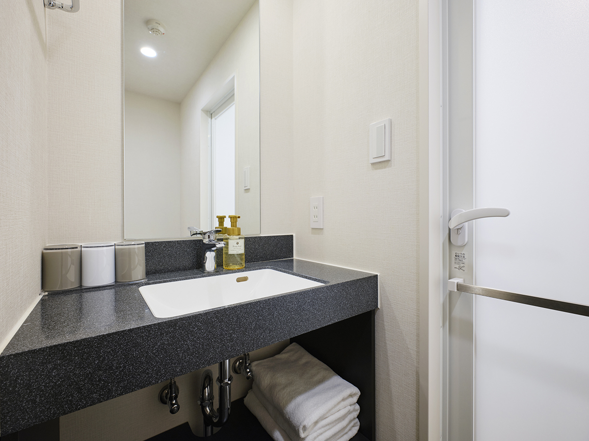 hotel MONday Premium 上野御徒町 デラックスツインエキストラベッド付き（バスルーム）